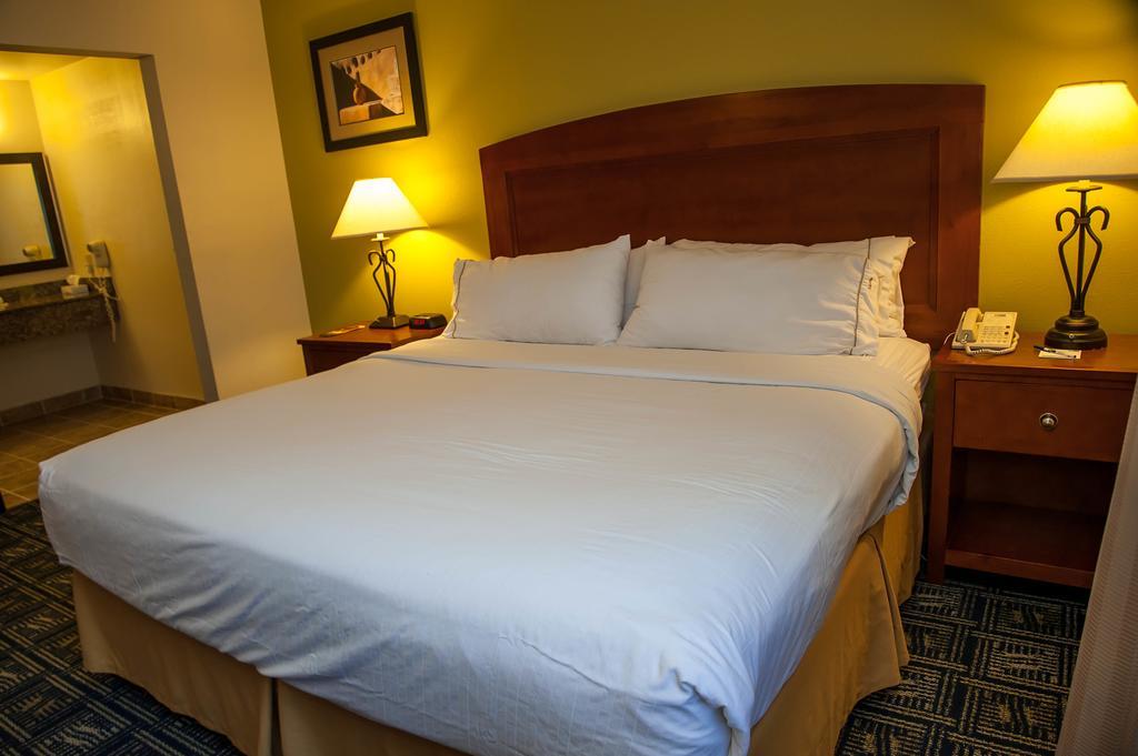 Holiday Inn Express Tucson-Airport By Ihg Bagian luar foto